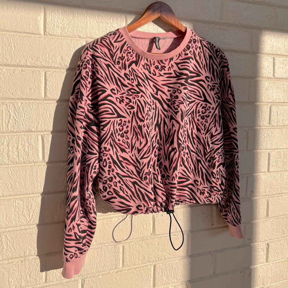 Animal print cropped sweatshirt